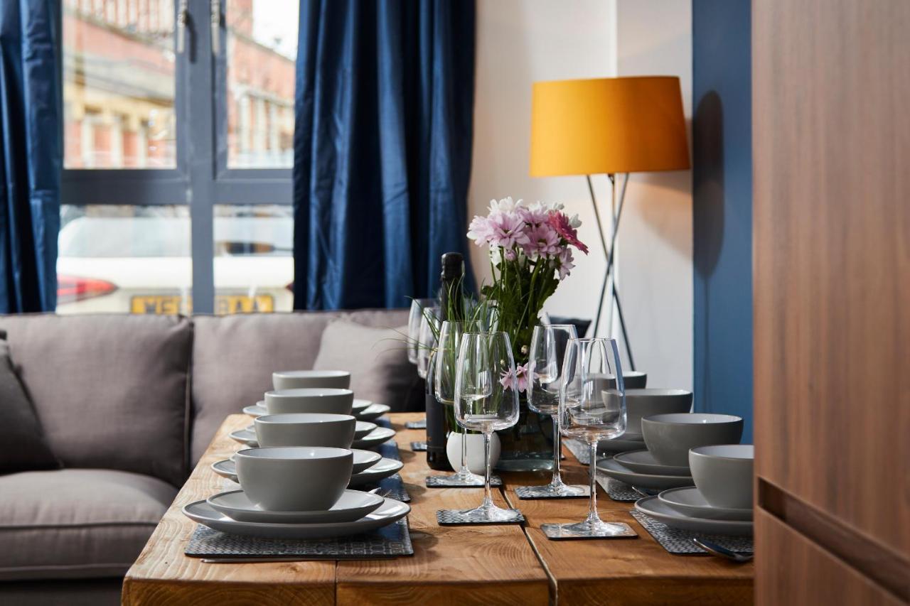 Fabulous 5 Bed House W Parking Villa Manchester Exteriör bild